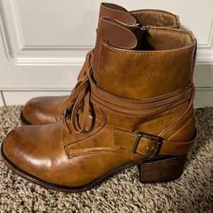 Women’s size 8 bootie by 93 Vintage